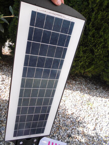 Poulična solarna velka led senzorom pohybu + rura - 4