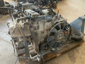 Motor Volkswagen 2.3 VR5 AZX 125kw 2003 - 4