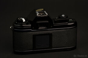 Nikon EM - 4