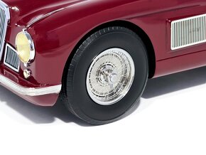 1950 Aston Martin DB2 DHC 1:18 BoS Model - 4