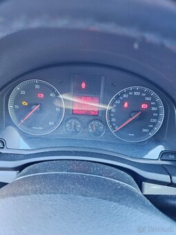 VW Golf 5 ,manuál 6rýchlostný 1.9Tdi - 4