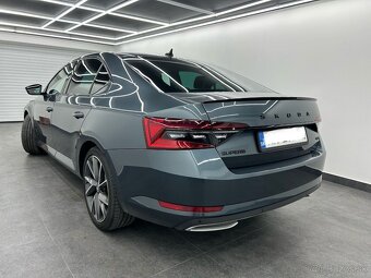 Superb 2,0 TDI Sportline 147kW 4x4 Sedan Matrix Top stav - 4