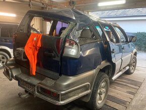 Nissan Terrano2 - 4