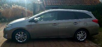 Toyota Auris Sport Tourer 1.6 Valvematic - 4