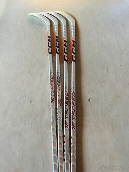 Predám hokejky CCM Jetspeed FT5 PRO JR/INT nové - 4