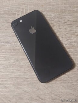 iPhone 8 / 256GB čierny pekný stav - 4