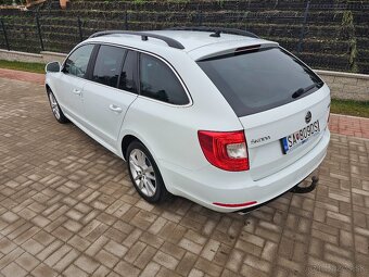 ŠKODA SUPERB COMBI 2.0 TDI 125KW DSG 4X4 2015 ELEGANCE - 4