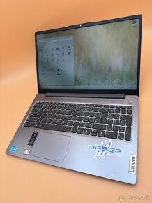 Notebook 15,6" Lenovo. Intel N100 4x800MHz.4gb ram.256gb SSD - 4