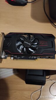 Radeon RX 560 - 2GB - 4