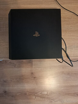 PS4 PRO - 4