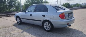 Hyundai Accent - 4