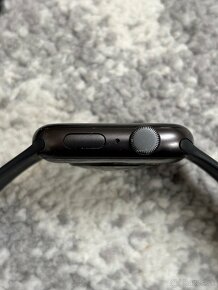 Apple Watch SE 2020 44 mm - 4