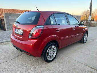 Kia Rio 1.4 benzín 6/2011 r.v. - 4