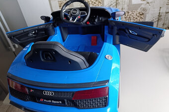 Predám nové elektrické autíčko AUDI R8 SPYDER - 4