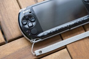 Sony PSP 3001 piano black 64 GB + 3 hry podľa výberu - 4