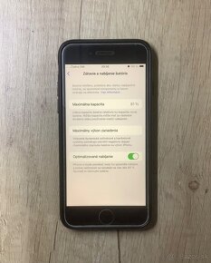 iPhone SE 2020, čierny + náhradné ochranné sklo a púzdro - 4