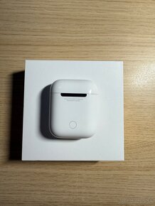 Apple AirPods s nabíjacím púzdrom - 4