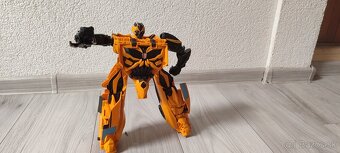 Predám Transformers figúrku – auto a robot v jednom - 4