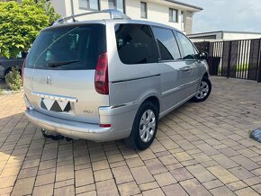 Peugeot 807  2.0Hdi 100Kw Facelift  8miestne Navi rok2012 - 4