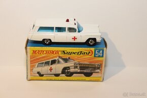 Matchbox SF Cadillac ambulance - 4