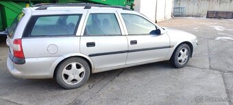 Predám Opel vectra - 4