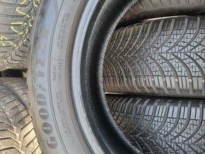 205/55R17 Goodyear - 4