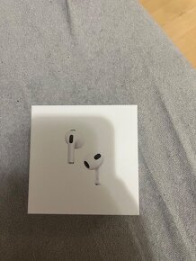 Airpods 3 - 4