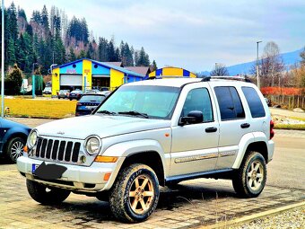 Predám Jeep cherokee liberty - 4