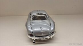 1:18 MERCEDES-BENZ 300SL - 4