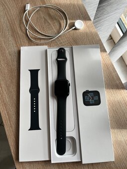 Apple Watch SE - 4