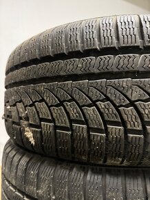 235/40 R19 - 4