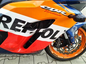 Honda CBR 1000RR FIREBLEDE - 4