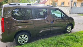 OPEL Combo Life XL; 7 miest - 4