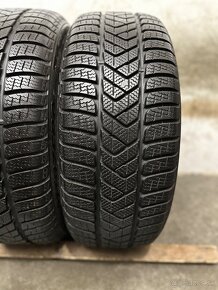 2 Zimné pneumatiky 225/40/19 Pirelli Sottozero 3 Winter AO - 4