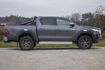 Toyota Hilux DC 2.8 I D-4D Invincible 4x4 A/T - 4