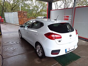 KIA Ceed 1.4 CVVT UEFA edicia Gold+Platinum - 4