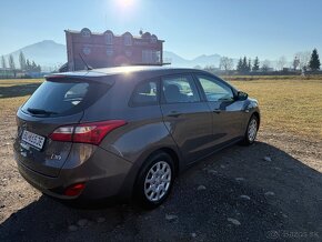 Hyundai i30 1.6crdi 94 kw - 4