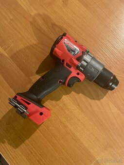 MILWAUKEE M18 FUEL AKU VŔTAČKA S PRÍKLEPOM - 4