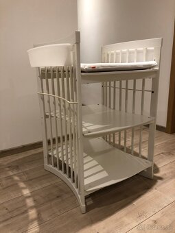 Stokke prebalovaci pult - 4