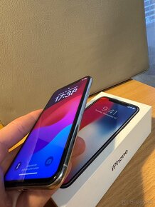 iPhone XS - 4