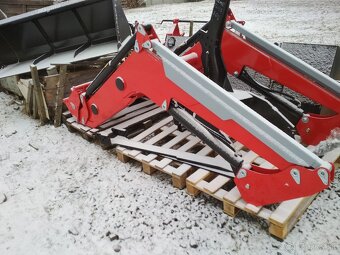 Čelný nakladač Zetor. - 4