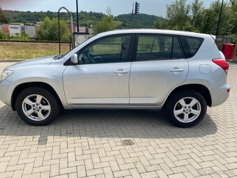 TOYOTA RAV4 2.2 D4-D  4x4  splátky už od 80€-mes.... - 4