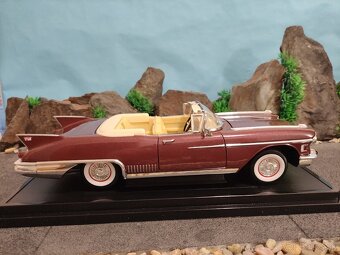 prodám model 1:18 cadillac eldorado biaritz 1958 - 4