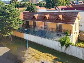 PREDAJ  Dom v centre Hlohovca na bývanie alebo na podnikanie - 4