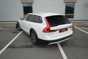 Volvo V90 CC D4 Cross Country Pro AWD A/T - 4