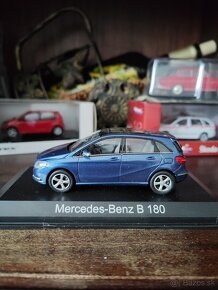 Mercedes Benz 1:43 - 4