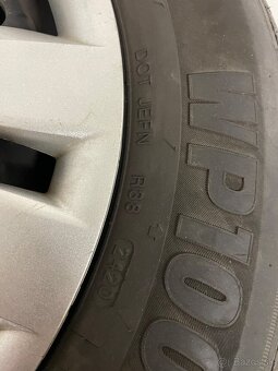 Zimné pneumatiky 215/65 r 16 98h s plechovými diskami 5x105 - 4