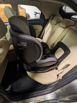 Autosedačka Britax Römer Dualfix M i- size + 1 zadarmo - 4