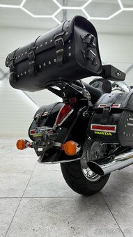 Honda shadow VT 750 C - 4