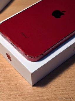 Apple iPhone 13 RED - 4